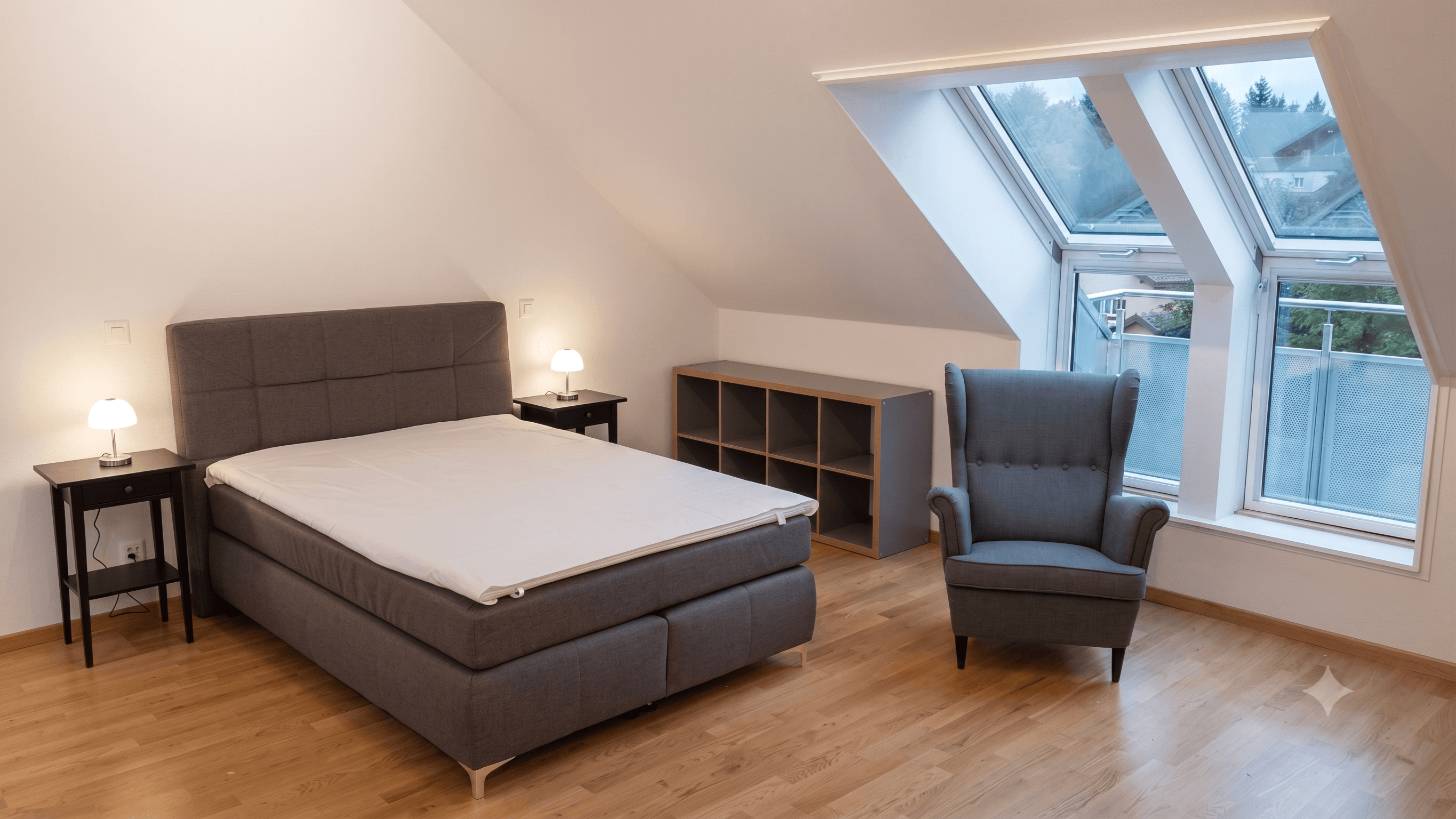Top floor loft studio with vaulted ceiling